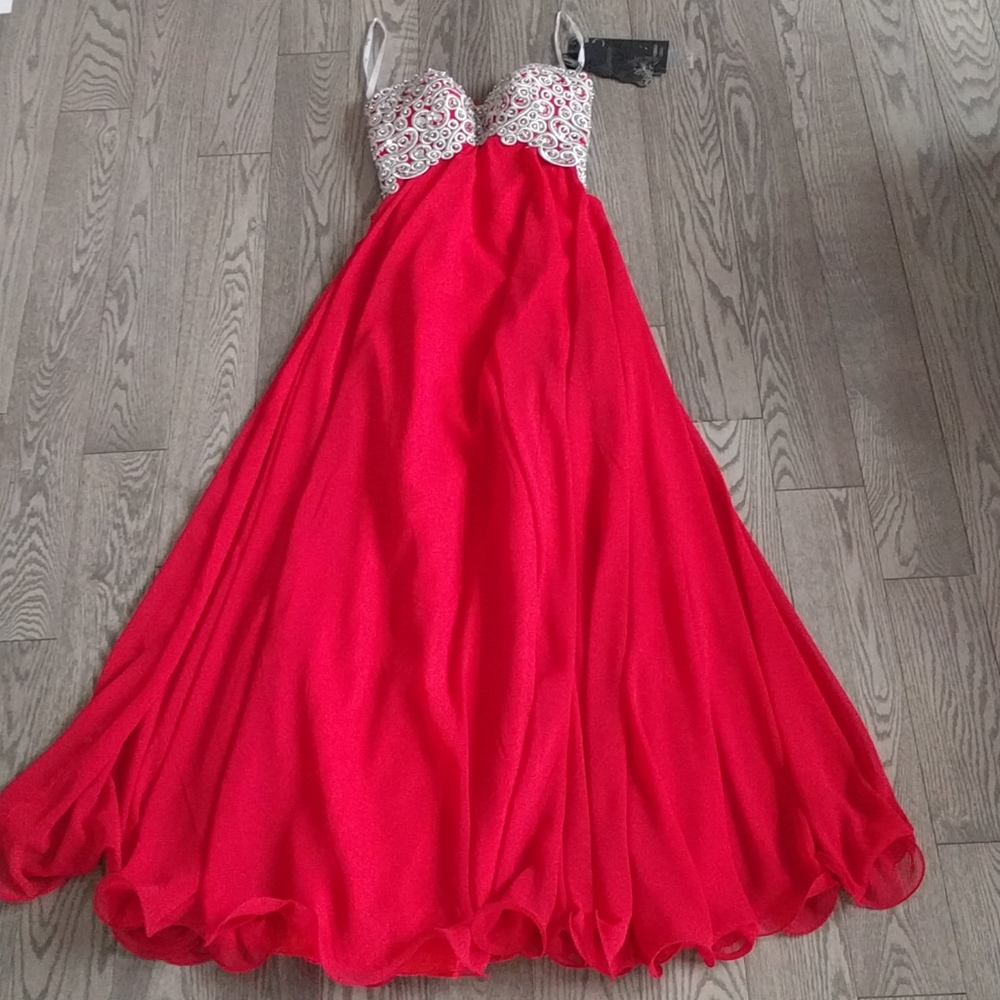 👠👠Brand New prom dress by Rihanna 🌹🌹🌹